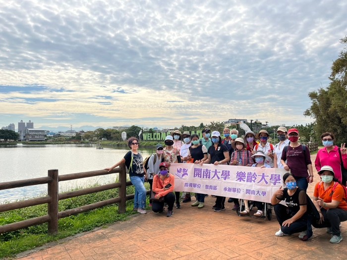 111.11.22(二)《樂齡運動保健》環校社區健走：桃園市蘆竹區新興里